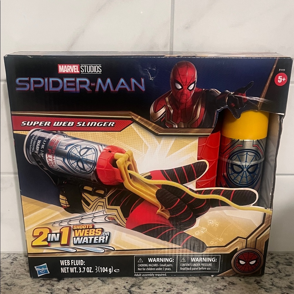 Marvel Spider-Man Web Slinger - 2 in 1 shoots Web and Water Red and Yellow